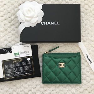 ❌SOLD❌ NWT Chanel Zip Card Holder Green Caviar GHW